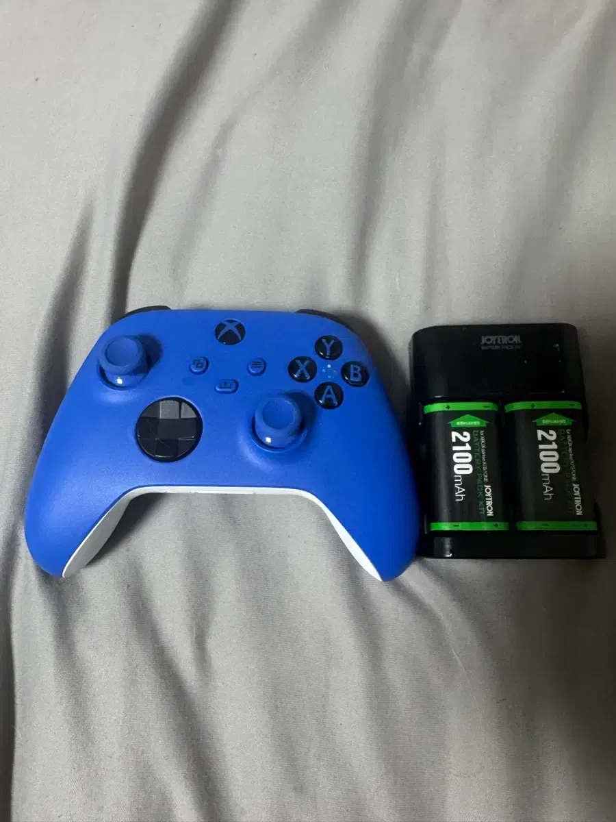 엑스박스 4세대 게임 패드(컨트롤러) + 조이트론 배터리팩