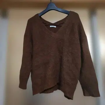 프리즈마트 Frees Mart 스웨터 V넥 긴팔 니트 스웨터