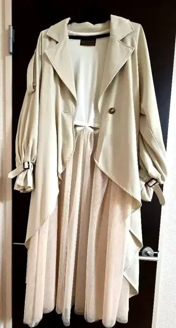 [ LA BELLE ETUDE ] 튤 트렌치코트 베이지