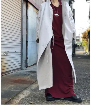 WRYHT 비대칭 프론트 오리엔탈 코트 블랙