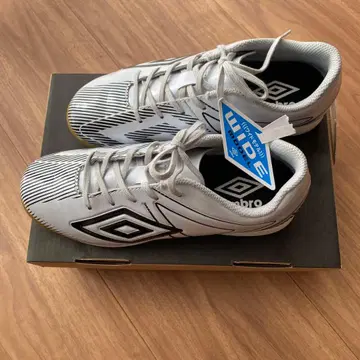 Umbro 축구화 화이트/블랙 20.5cm
