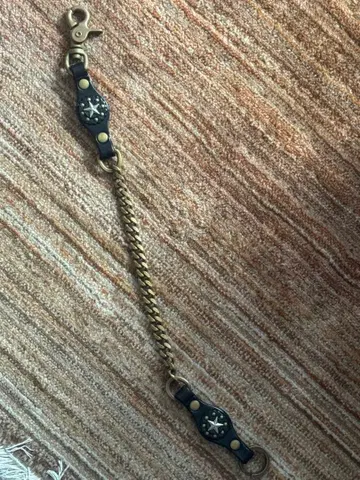 CALEE 칼리 스터드 장식 지갑 체인