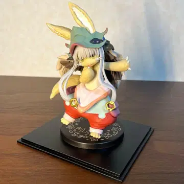 나나치 피규어 케이스 포함