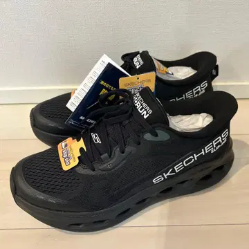 SKECHERS SURE RUN 블랙 슬립온