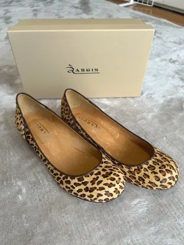 ARGIS 레오파드 무늬 신발 사이즈 38
