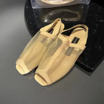 르노마 베이지 메쉬 샌들