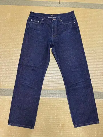 [ 새상품급 ] A.P.C 스탠다드 33 가격 인하 가능