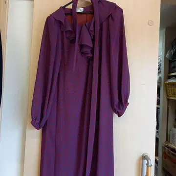 VIVID 프릴 달린 보라색 원피스 사이즈 8