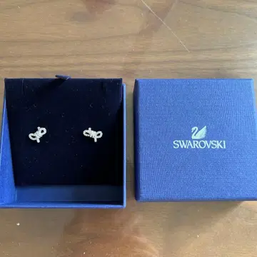 스와로브스키 귀걸이 리본