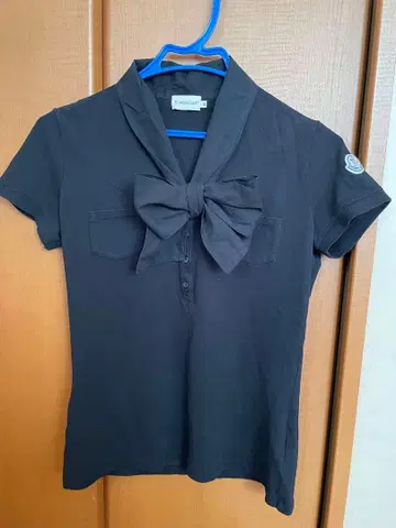 몽클레르 리본 피케 셔츠