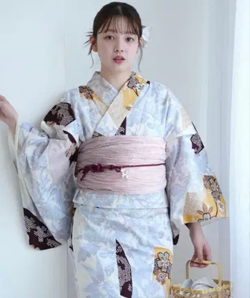 utatane 유카타 산황색 부채 문양과 덧없는 꽃 화이트 베이스