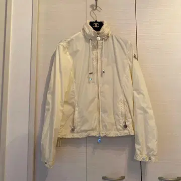 Moncler 후드 부착 크림색 자켓
