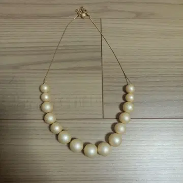 NOJESS 크림색 펄풍 비즈 목걸이