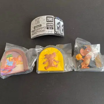 톰과 제리 제리와 타피가 있는 집 피규어