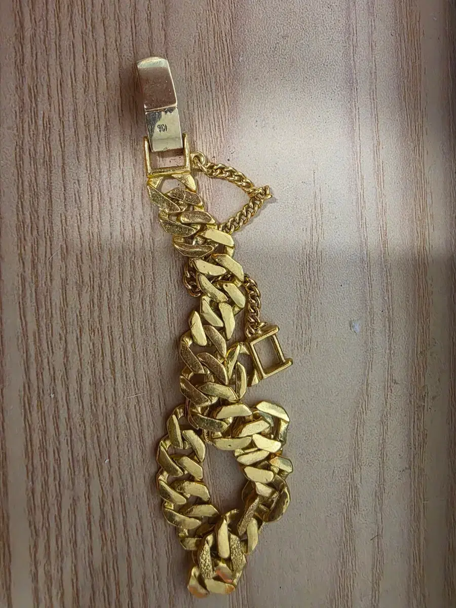 Pure gold medal green pendant #순금,#팬던트,#메달,#한돈,#1돈 on Bunjang Global Site.