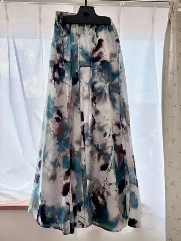 페인트 터치 플레어 스커트