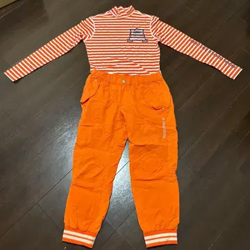 파리게이츠 오렌지 스트라이프 터틀넥과 팬츠 세트