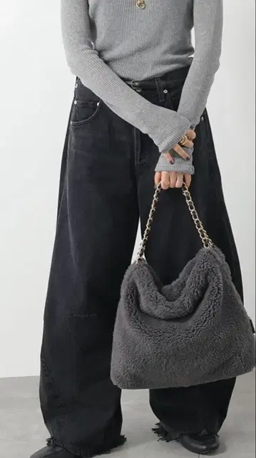 비올라돌로 퍼 백 M 사이즈