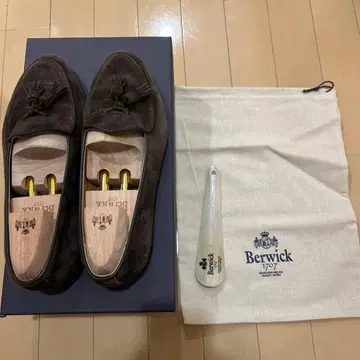 Berwick 태슬 로퍼 다크 브라운 41 슈트리 포함