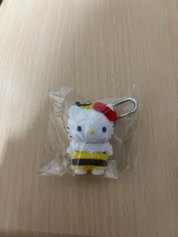 치비토 모무시 씨 헬로키티