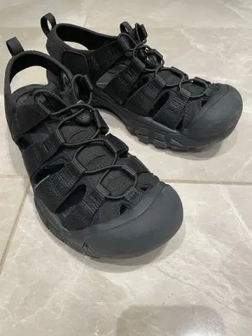 keen 뉴포트 블랙 27cm