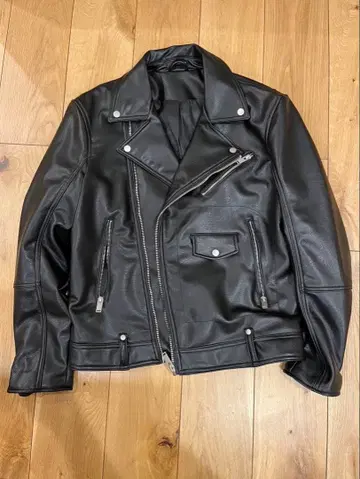 미사용 새상품 ZARA 인조 가죽 바이커 자켓 블랙 S