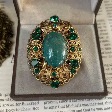 W.GERMANY 서독제 빈티지 브로치 세로형 그린