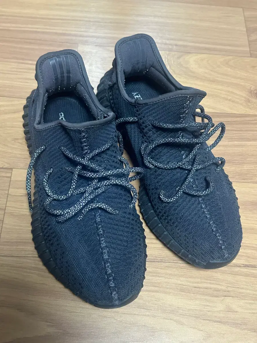 아디다스 이지부스트 350 V2 블랙 논리플렉티브 275