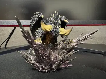 몬스터 헌터 월드 컬렉터즈 에디션 네르기간테 피규어