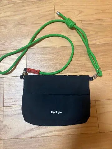 Topologie 토폴로지 뮤제트 스몰