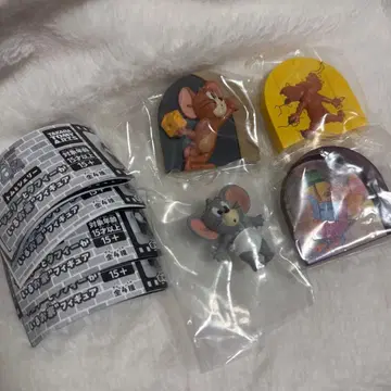 톰과 제리 제리와 타피가 있는 집 피규어