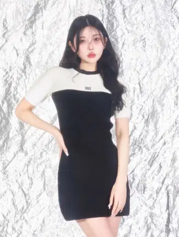 다리치 바이컬러 로고 니트 미니 원피스 블랙