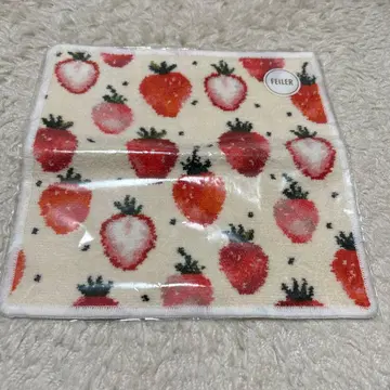 [ 새상품 미사용 ] 러브러리 바이 페이러 스트로베리 도트 무늬 손수건