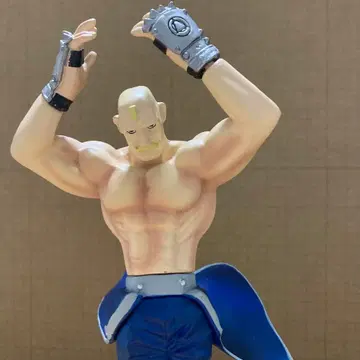 강철의 연금술사 알렉스 루이 암스트롱 피규어