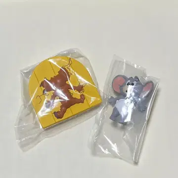 톰과 제리 제리와 타피가 있는 집 피규어 2세트