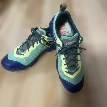 KEEN 벤처 워터프루프 가쓰시카 호쿠사이 우키요에 28.5cm