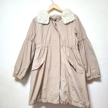 유니클로 Balcony and Bed 밀리터리 코트 베이지