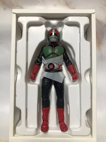 S.H.Figuarts 진골조제법 가면라이더 신 2호 하자품