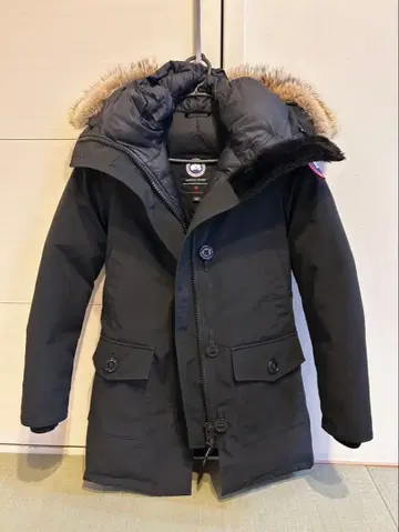 Canada Goose 블랙 다운 자켓