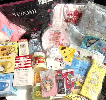 산리오 1등 복권 헬로키티 마이멜로디 시나몬 롤 폼폼푸딩 외