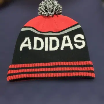 ADIDAS 폼폼 포함 니트 모자 프리 사이즈