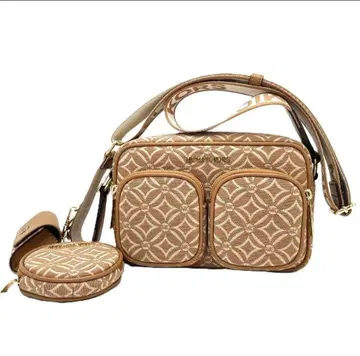 포켓 크로스바디 위드 터치 미디엄 마이클코어스