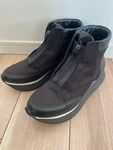 키다리 아저씨 지퍼 달린 통굽 부츠 블랙