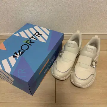 오리엔탈 트래픽 순간 핏 비쥬 버클 스니커즈 OT3777