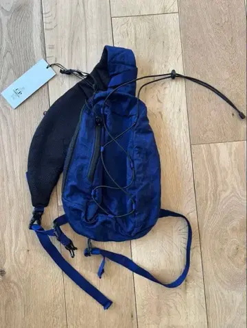 새상품 Nylon Crossbody Rucksack 씨피 컴퍼니