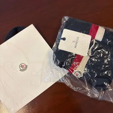 MONCLER 네이비 스트라이프 니트 머플러