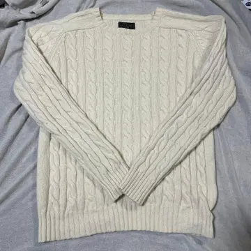 BEAMS+/빔즈 아이보리 케이블 니트 스웨터