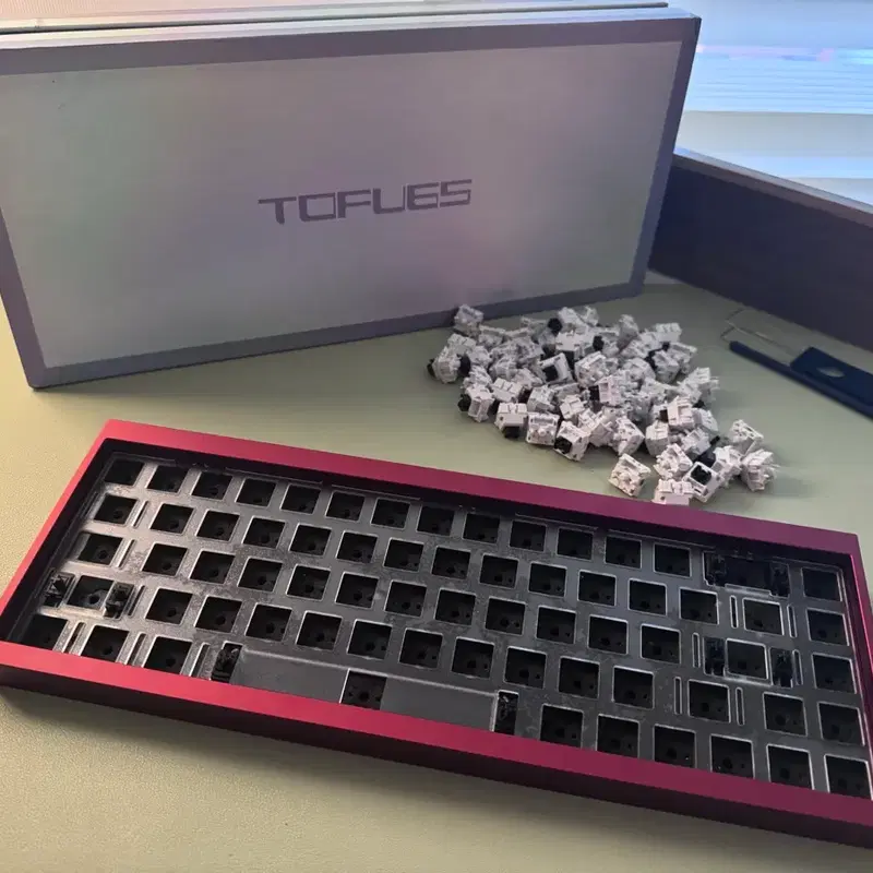 TOFU65 적축 키보드 (Ekeepment 손목보호대 포함 서비스)