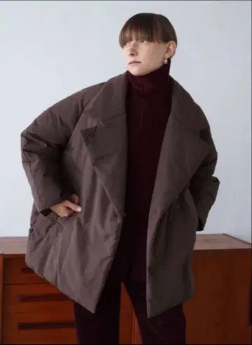 CLANE 코쿤 쇼트 다운 코트 브라운