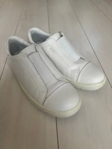 아킬레스 솔보 화이트 스니커즈